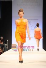 Model walks the ramp for Nisha Sagar in Dubai Fashion Week 2010 on 10th April 2010 (43).JPG